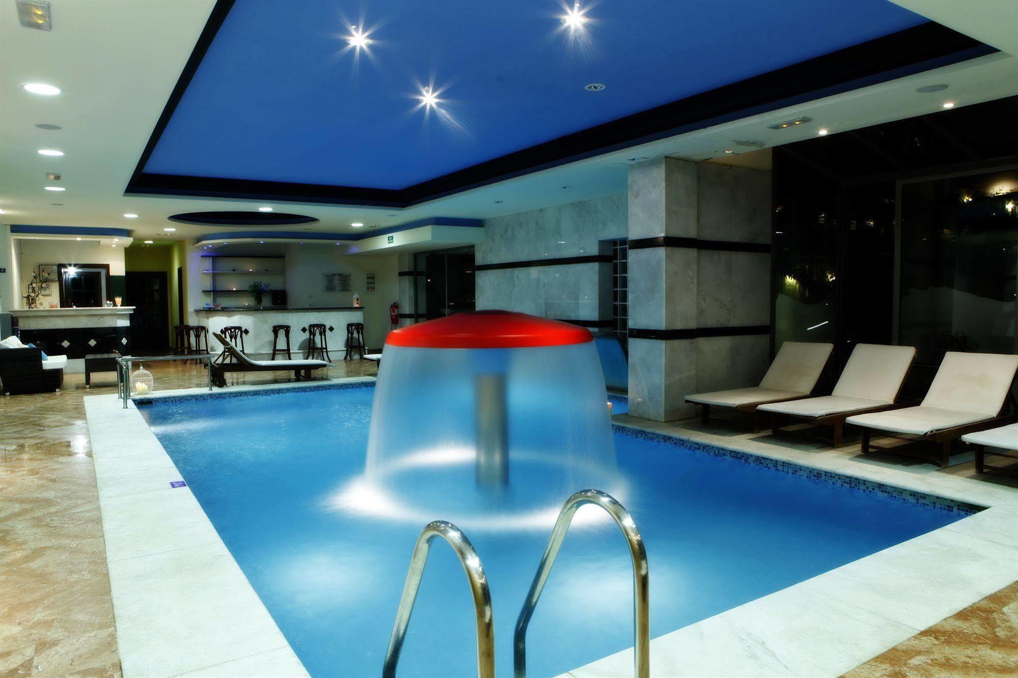 Metropol Sea Golden Bay Hotel Джорджополис Екстериор снимка